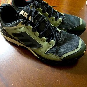 Men’s Shoe size 11